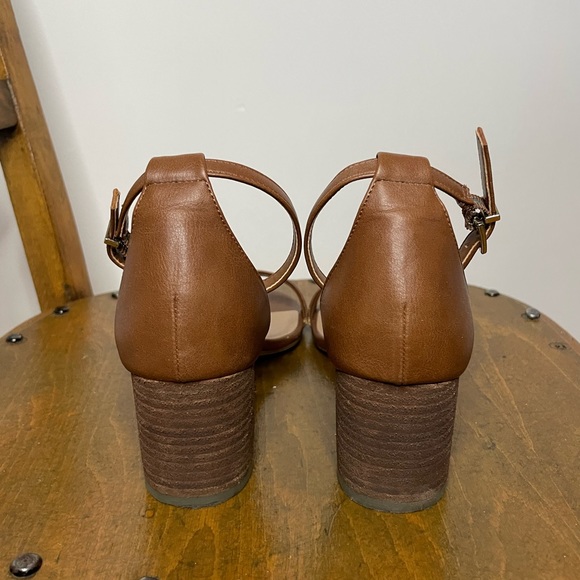 Call it spring sandals size 6 - Picture 2 of 3